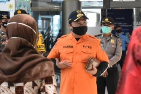 Pantau Kegiatan di Bandara, Gubernur Erzaldi Beri Semangat Kepada Satgas